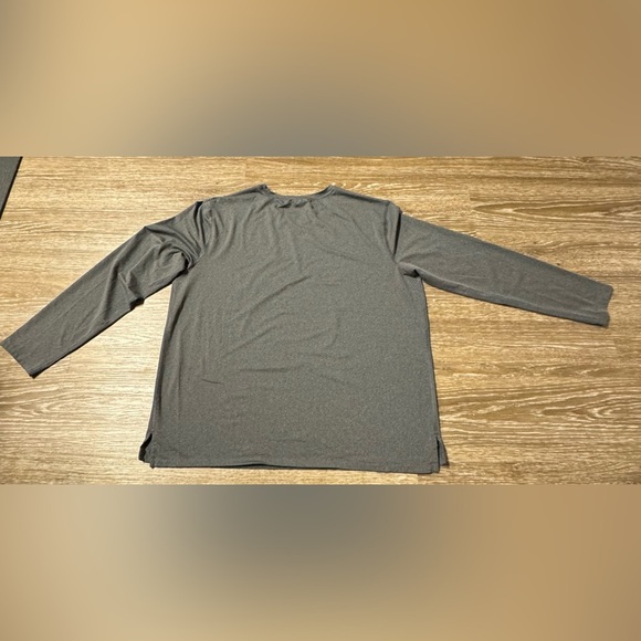 Gray Long Sleeve T Shirt All in Motion Men's Size XL Logo on Arm EUC - Picture 6 of 6